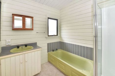 Photo of property in 24a Fairway Avenue, Red Beach, 0932