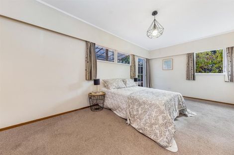 Photo of property in 9 Ellesmere Crescent, Pakuranga Heights, Auckland, 2010