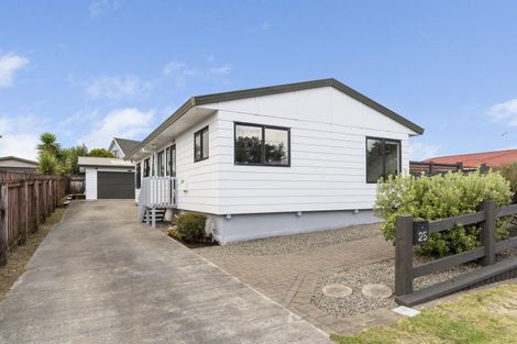 Photo of property in 25 Rosewood Place, Paraparaumu, 5032