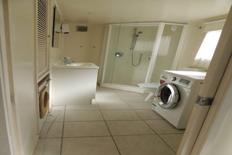 Photo of property in 18 Lavelle Road, Henderson, Auckland, 0612