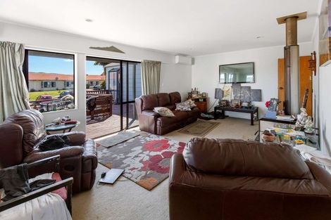 Photo of property in 16 Langwell Place, Papakowhai, Porirua, 5024