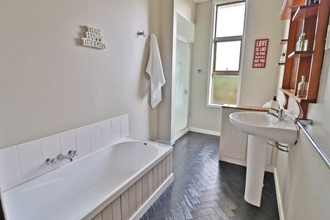 Photo of property in 32 Crombie Street, Gore, 9710