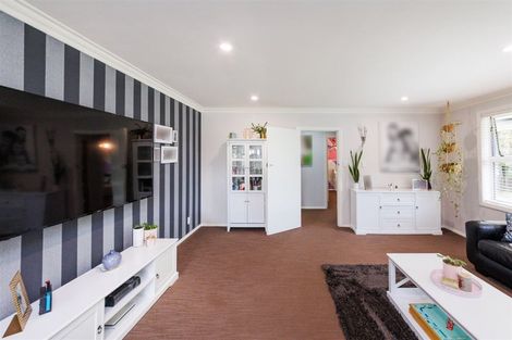 Photo of property in 34 Surrey Crescent, Hokowhitu, Palmerston North, 4410