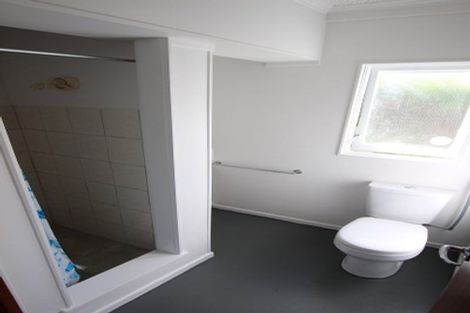 Photo of property in 40 West Lynn Road, Titirangi, Auckland, 0604