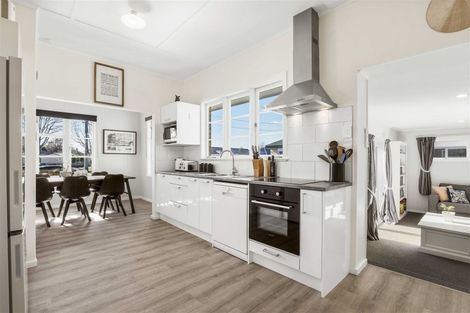 Photo of property in 2 Old Farm Road, Hamilton East, Hamilton, 3216