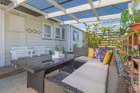 Photo of property in 74 Kennedy Drive, Levin, 5510