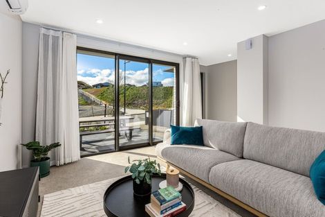 Photo of property in 2 Tiratu Rise, Whitby, 5024