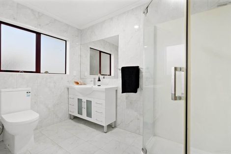 Photo of property in 4 Tawa Road, Te Atatu Peninsula, Auckland, 0610