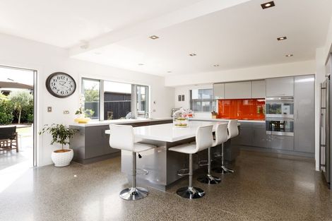 Photo of property in 18 Grand Oaks Drive, Awapuni, Palmerston North, 4412