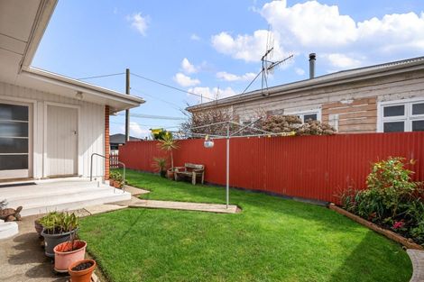 Photo of property in 75 Winchester Street, Levin, 5510