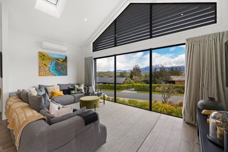 Photo of property in 3a Rannoch Drive, Jacks Point, Queenstown, 9371