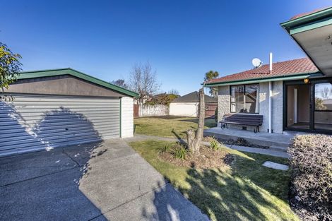 Photo of property in 3 Manson Place, Russley, Christchurch, 8042