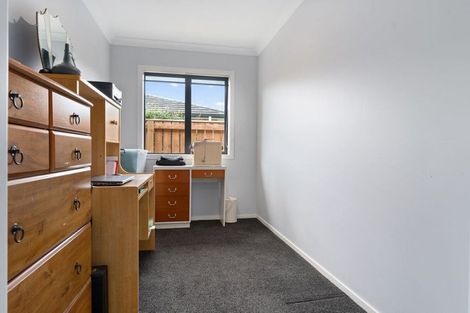 Photo of property in 10 Austin Reid Avenue, Carterton, 5713