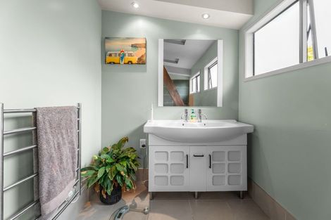 Photo of property in 40 Gledstane Road, Stanmore Bay, Whangaparaoa, 0932