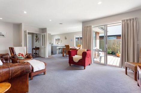 Photo of property in 43 Shortland Street, Wainoni, Christchurch, 8061