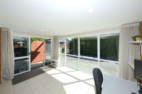 Photo of property in 27 Hillcrest Place, Avonhead, Christchurch, 8042