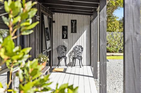 Photo of property in 4a Riverside Drive, Point Wells, 0986