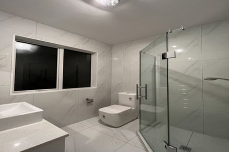 Photo of property in 37 Huntington Park Drive, Greenhithe, Auckland, 0632