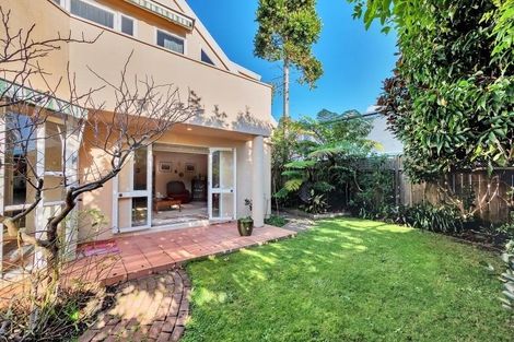 Photo of property in 1 William Bond Street, Stanley Point, Auckland, 0624