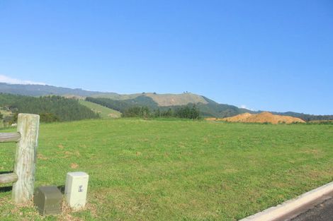 Photo of property in 15 Tironui Place, Whitianga, 3510