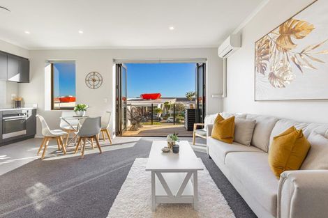 Photo of property in 6/17 Uku Lane, Hobsonville, Auckland, 0616