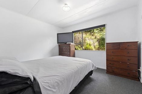 Photo of property in 8 Mokopuna Grove, Stokes Valley, Lower Hutt, 5019