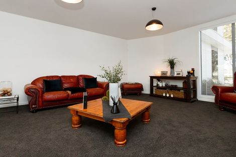 Photo of property in 18 Grand Oaks Drive, Awapuni, Palmerston North, 4412