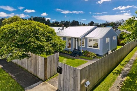 Photo of property in 16 Woodglen Road, Glen Eden, Auckland, 0602