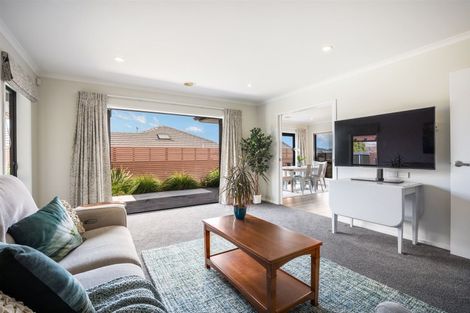 Photo of property in 59 Aotea Drive, Aotea, Porirua, 5024