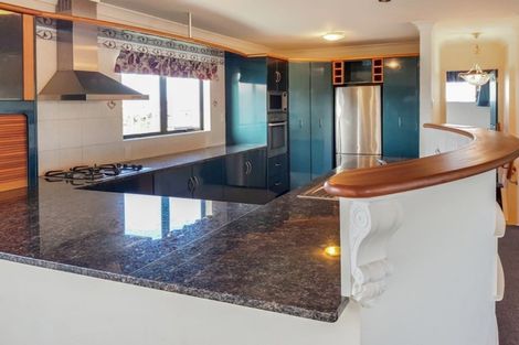 Photo of property in 68 One Tree Point Road, One Tree Point, 0118