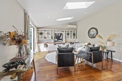 Photo of property in 43 Washington Avenue, Brooklyn, Wellington, 6021