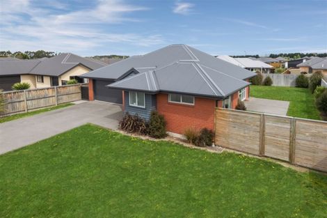 Photo of property in 53 Sequoia Way, Rangiora, 7400