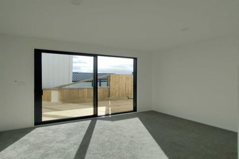 Photo of property in 35 Morus Road, Massey, Auckland, 0614