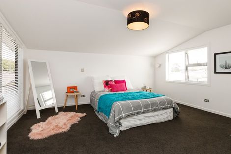 Photo of property in 18 Grand Oaks Drive, Awapuni, Palmerston North, 4412