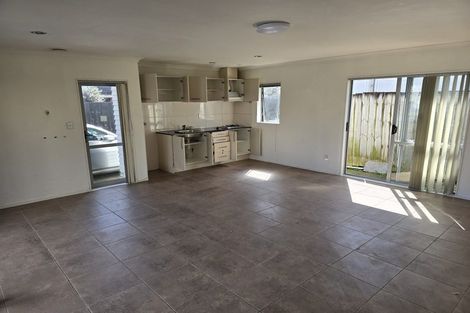 Photo of property in 10 Bushpark Place, Flat Bush, Auckland, 2016