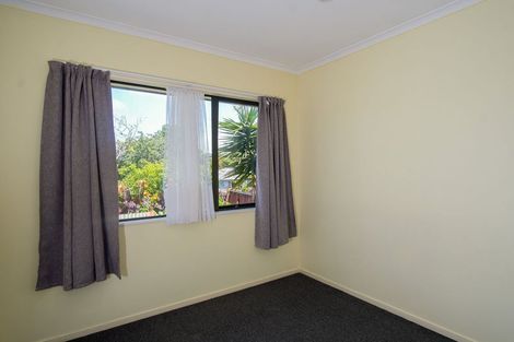 Photo of property in 17 Vina Place, Massey, Auckland, 0614
