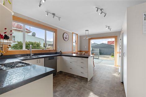 Photo of property in 47 Queens Drive, Saint Kilda, Dunedin, 9012
