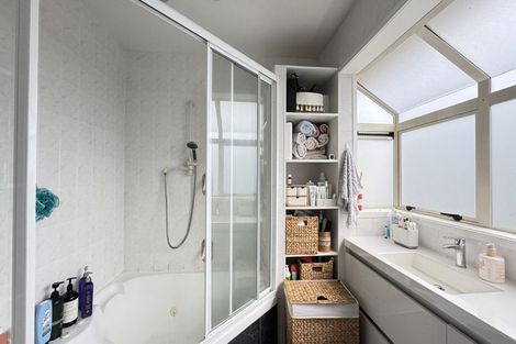 Photo of property in 30 Noall Street, Te Atatu Peninsula, Auckland, 0610