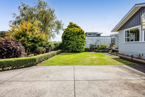 Photo of property in 1 Nikau Street, Inglewood, 4330