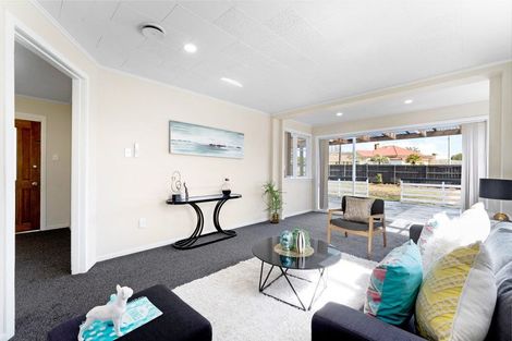 Photo of property in 20 Woodglen Road, Glen Eden, Auckland, 0602