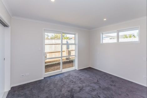 Photo of property in 65 Karaka Crescent, Levin, 5510