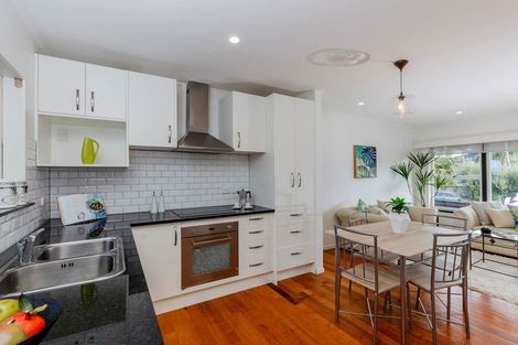 Photo of property in 1/28 Hemi Street, Narrow Neck, Auckland, 0622