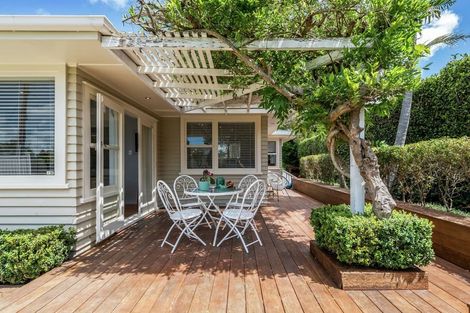 Photo of property in 25 Trelawn Place, Cockle Bay, Auckland, 2014