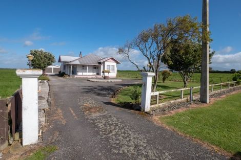 Photo of property in 1 Tauhuri Street, Manaia, 4678