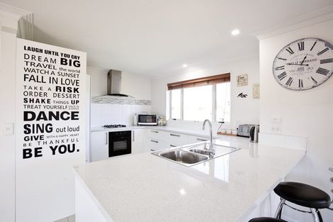 Photo of property in 41 Broadhaven Avenue, Parklands, Christchurch, 8083