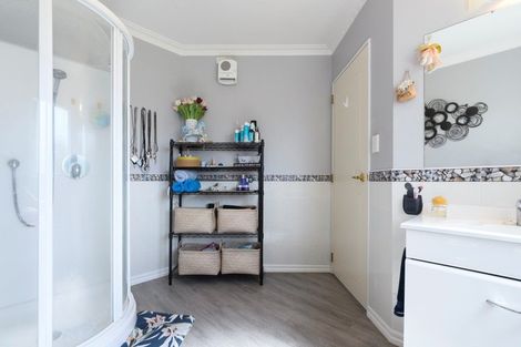 Photo of property in 70 Oteki Park Drive, Welcome Bay, Tauranga, 3112