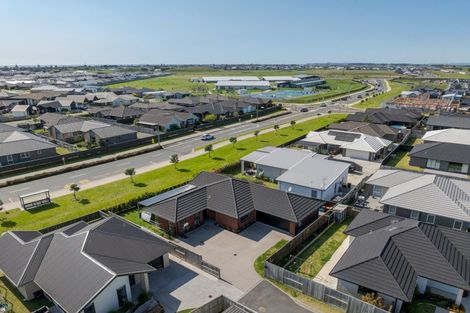 Photo of property in 71 Dunkeld Drive, Papamoa, 3118