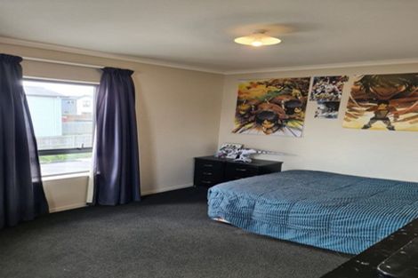 Photo of property in 24 Kuurae Crescent, Weymouth, Auckland, 2103