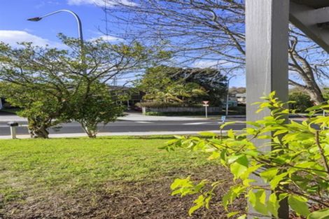 Photo of property in 3/2 Bentley Avenue, Glenfield, Auckland, 0629