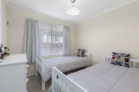 Photo of property in 2/59 Kowhai Avenue, Ebdentown, Upper Hutt, 5018